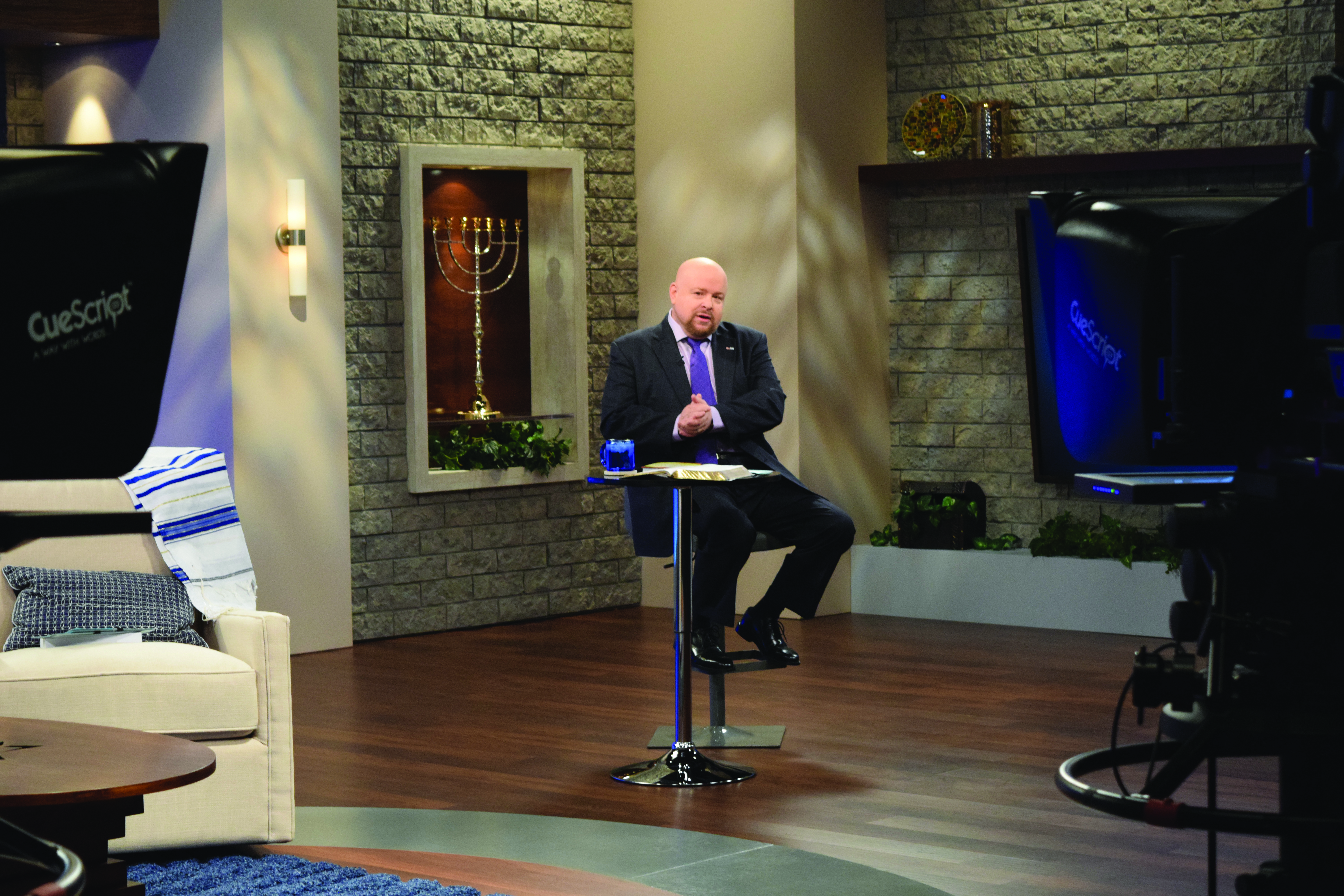 Jonathan Bernis on Set