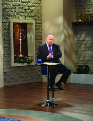 Jonathan Bernis on Set